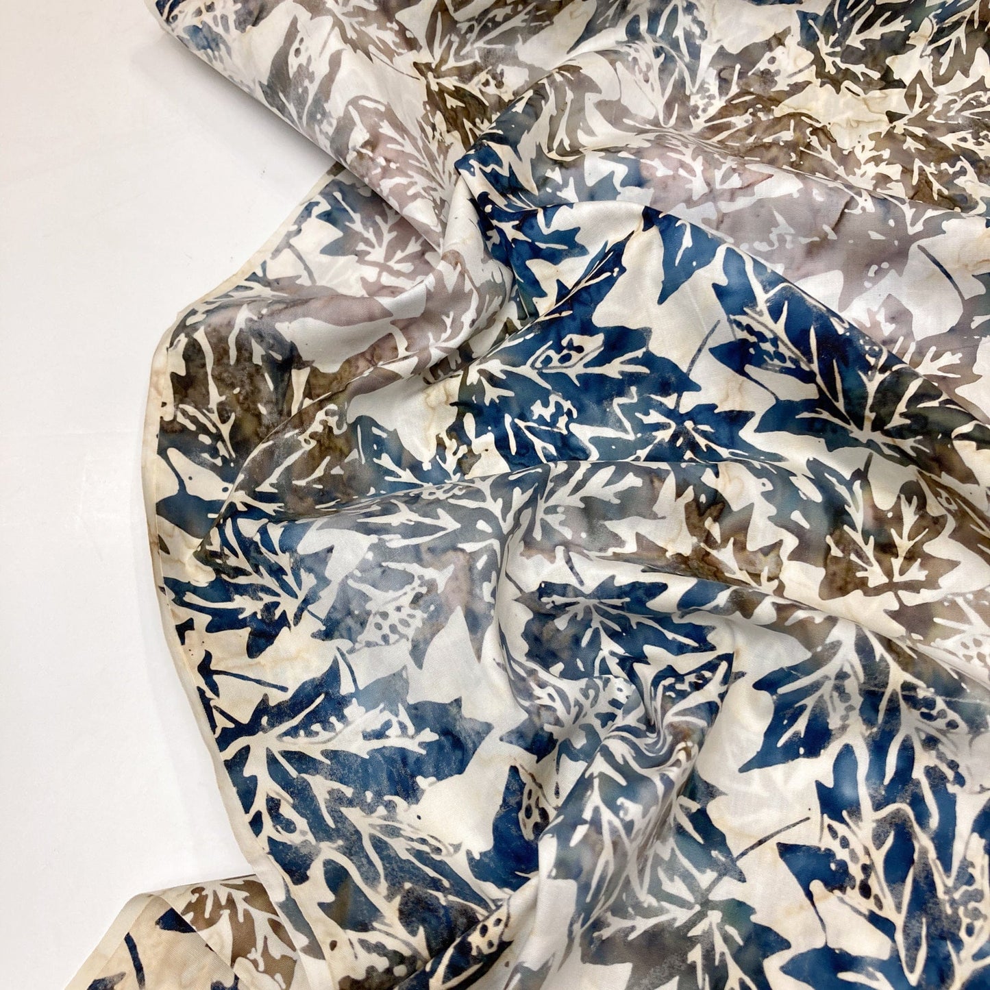 Moda Fabrics 'Blue Ridge Batiks' Leaf Design 'Misty'