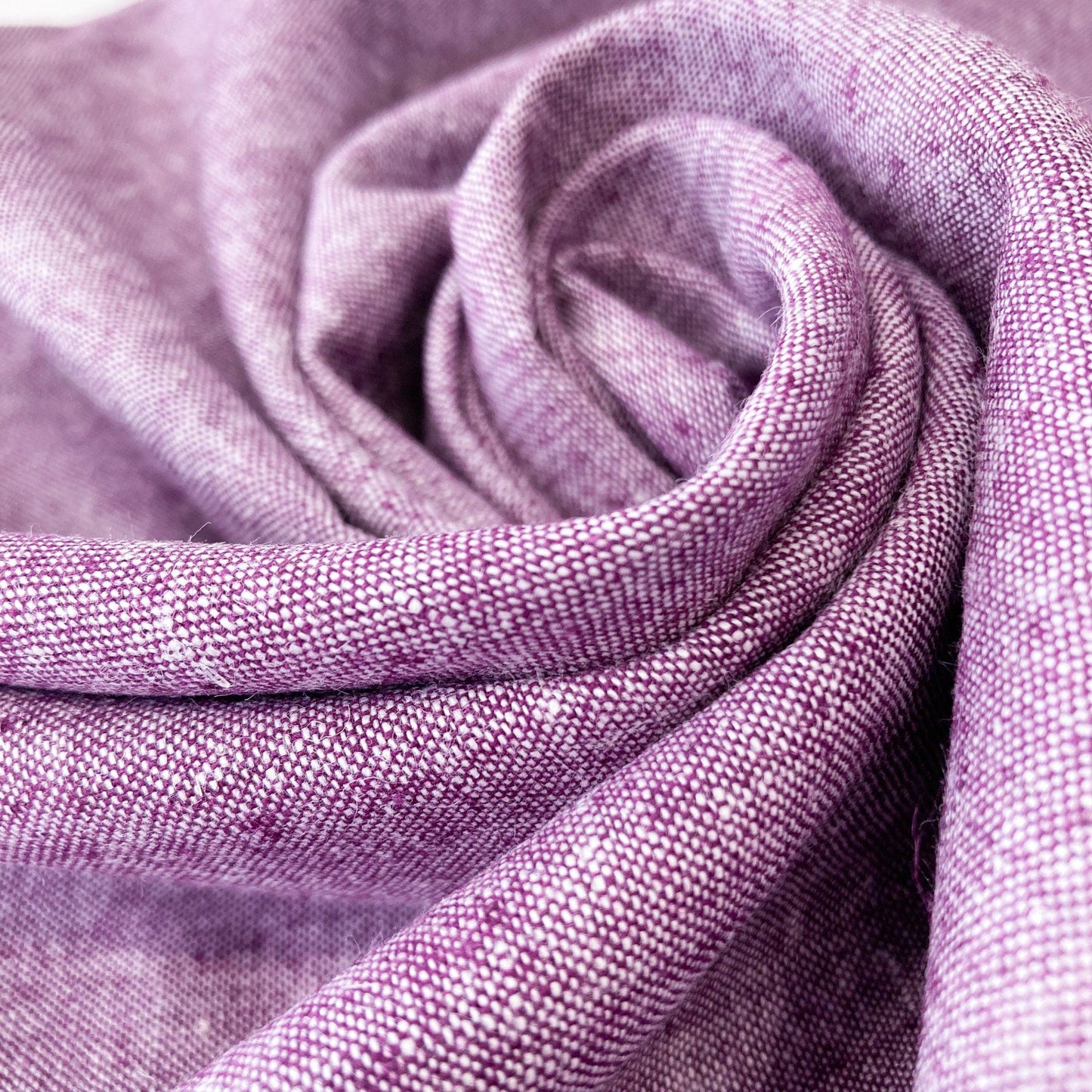 Robert Kaufman Essex Yarn-Dyed Linen & Cotton Mix in 'Eggplant'